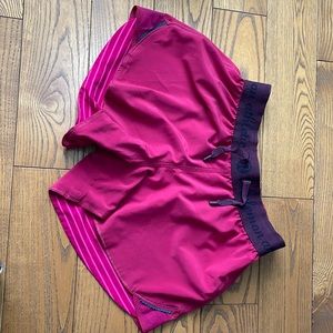 Lululemon réversible short